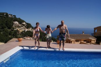 207399_10150147187896332_5765312_n